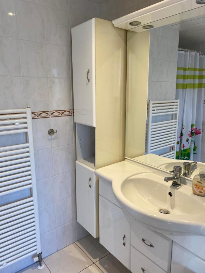 Coco'S Beach Resort Sint-Annaland Buitenkant foto